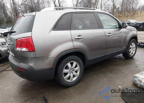 2013 Kia Sorento Lx V6 z USA, uszkodzony, nr VIN 5XYKTDA24DG420707